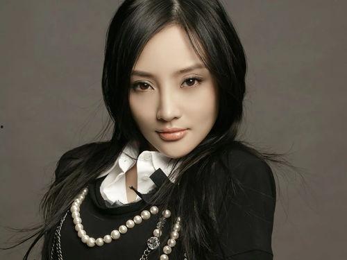 近五年娱乐圈的爆料,揭秘明星背后的秘密与争议 第2张 近五年娱乐圈的爆料,揭秘明星背后的秘密与争议 第2张